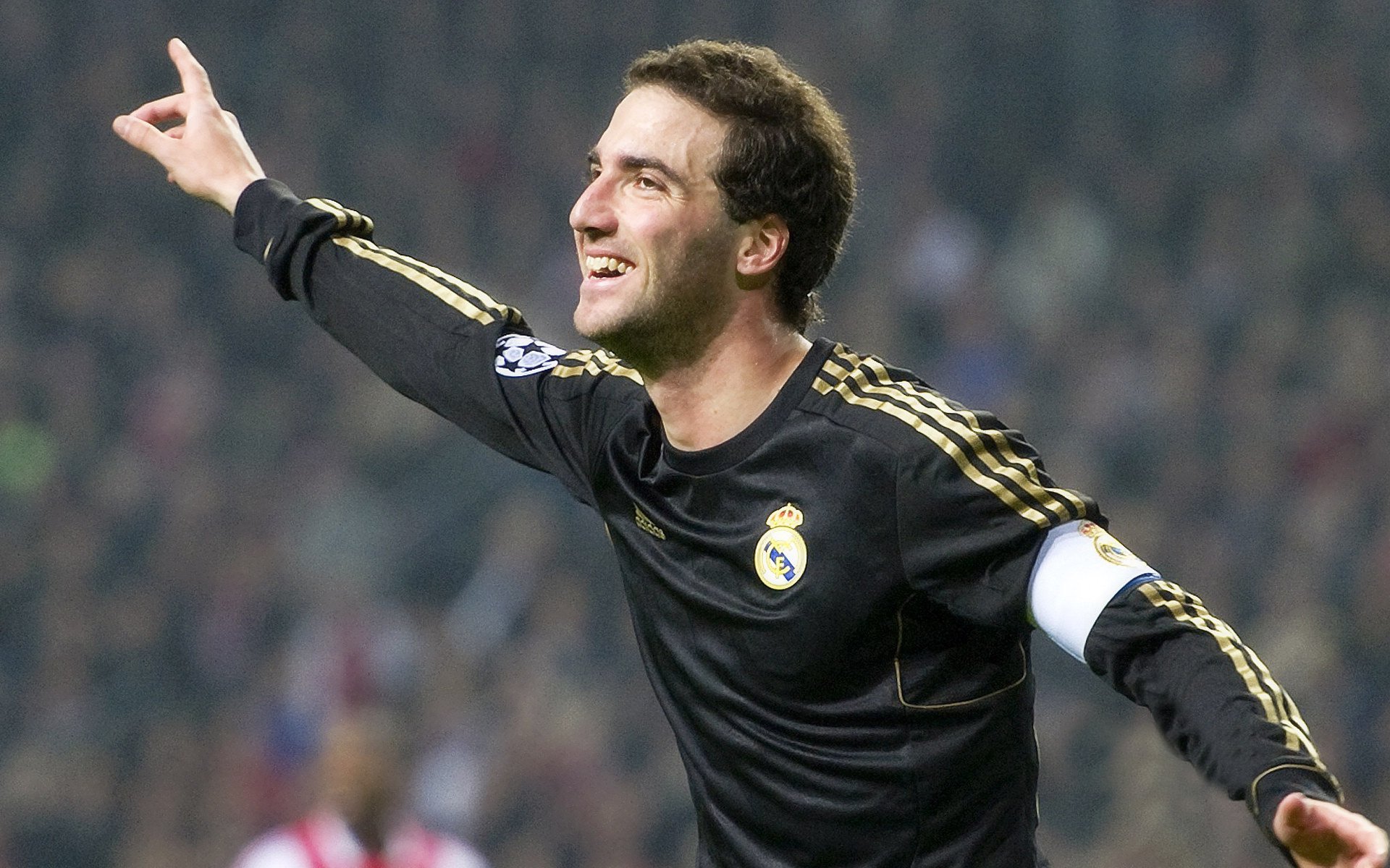 本赛季最佳阵容:哪些球队表现最具战术深度?,本赛季最有价值球员